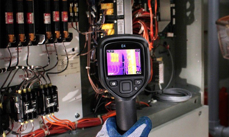 Inspección termográfica de tableros eléctricos de potencia y control (T01)