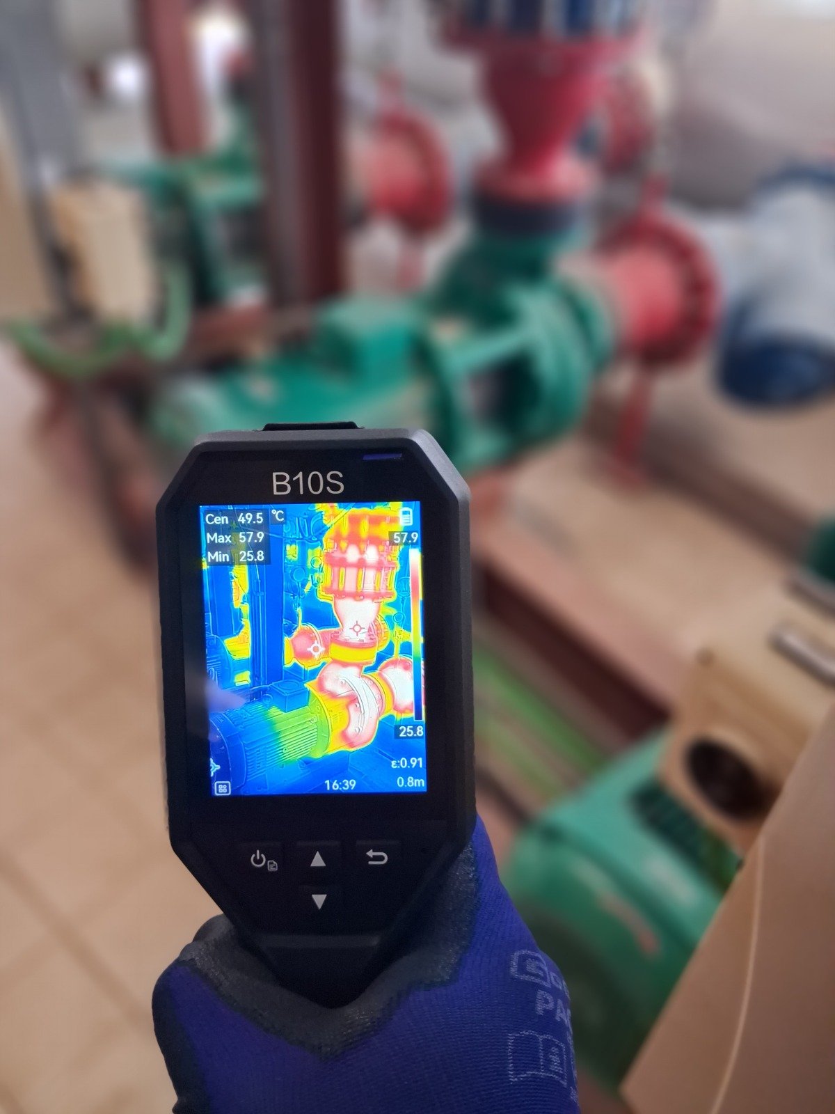 Monitoreo termográfico preventivo de bomba y motor en sala técnica